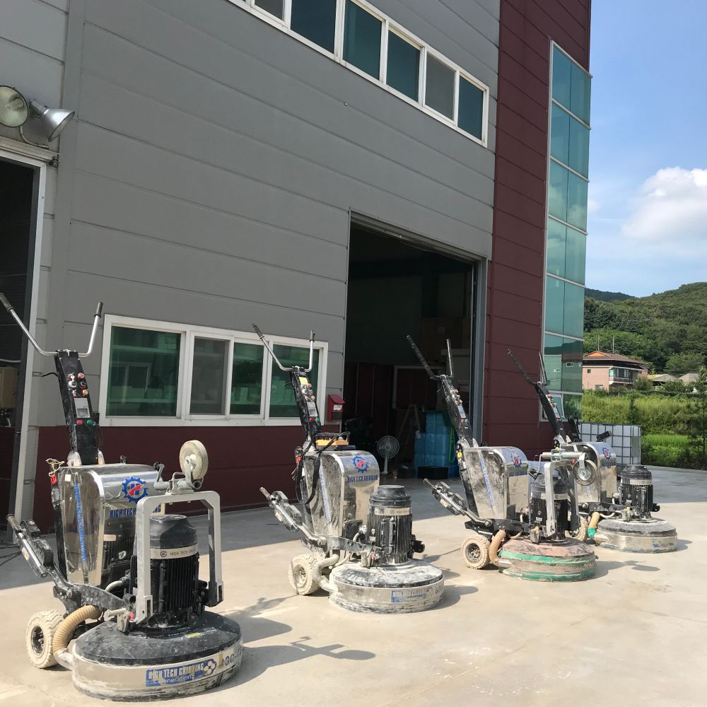 xingyi टीम दक्षिण कोरिया में एक फर्श पीसने मशीनों सेमिनार पकड़ो